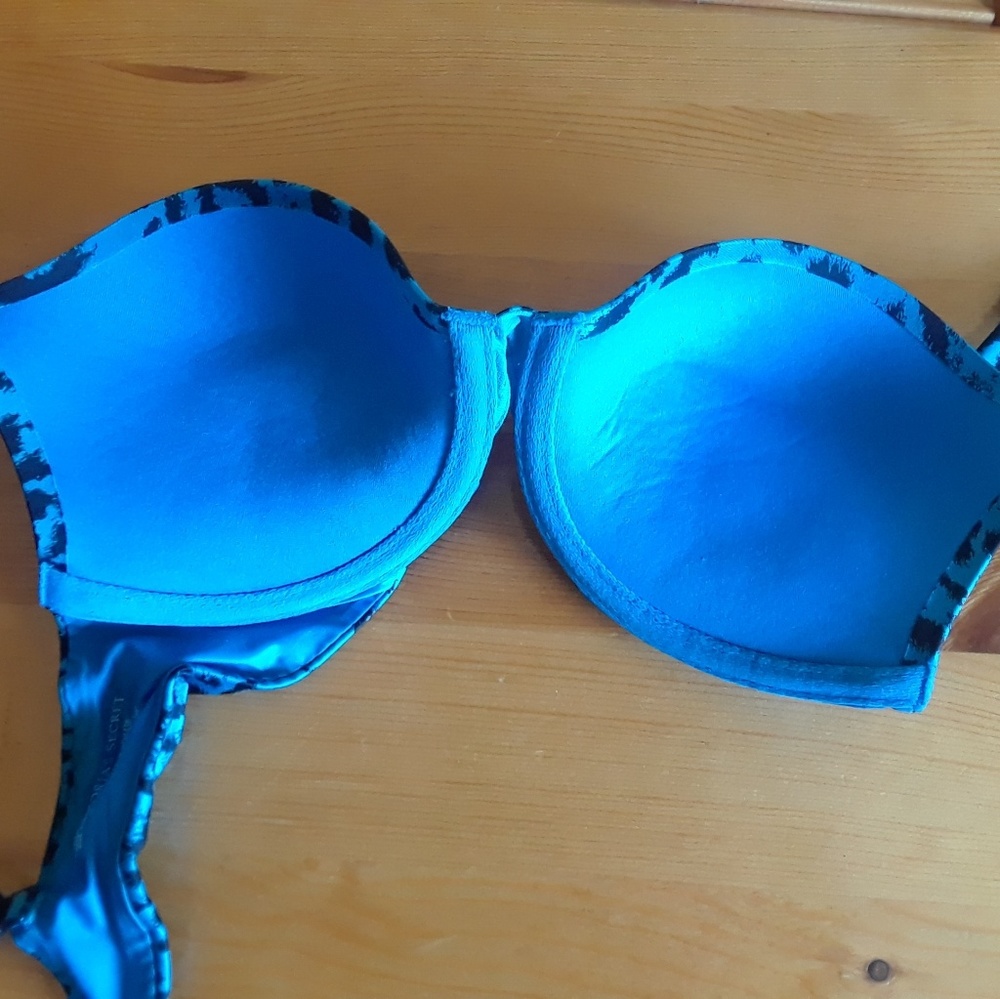 Victoria's secret bra - Picture 2 of 3